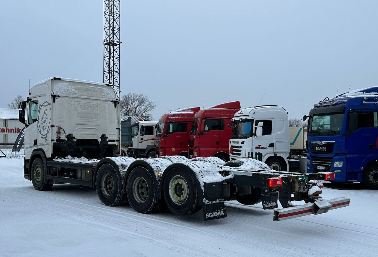 Scania R520 8x4 ADR - Cab chassis truck: picture 3 Scania R520 8x4 ADR - Cab chassis truck: picture 3