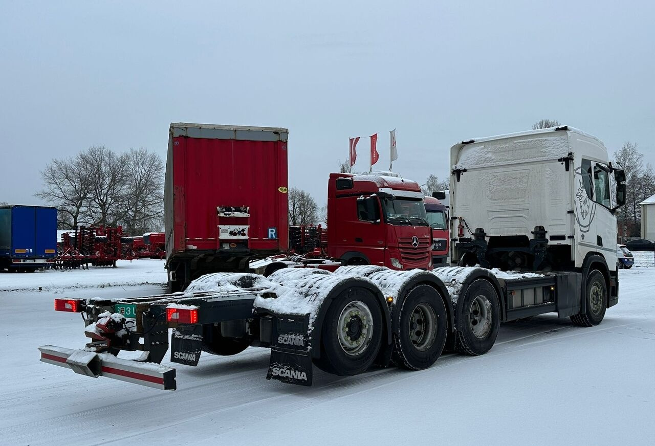 Scania R520 8x4 ADR - Cab chassis truck: picture 4 Scania R520 8x4 ADR - Cab chassis truck: picture 4