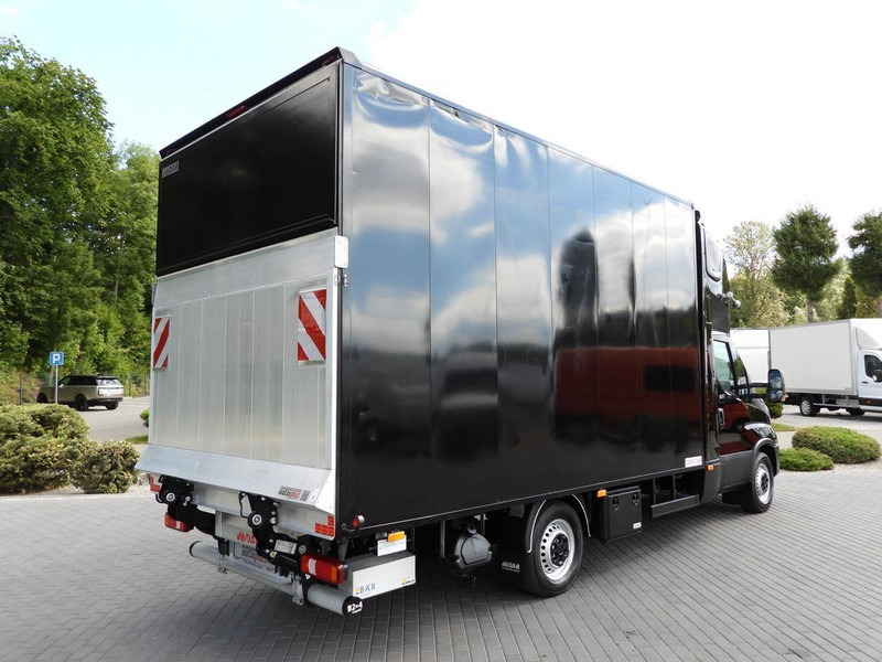 Iveco DAILY 35S18 KONTENER WINDA 8 PALET WEBASTO TEMPOMAT NAWIGACJA LE - Box van: picture 3 Iveco DAILY 35S18 KONTENER WINDA 8 PALET WEBASTO TEMPOMAT NAWIGACJA LE - Box van: picture 3