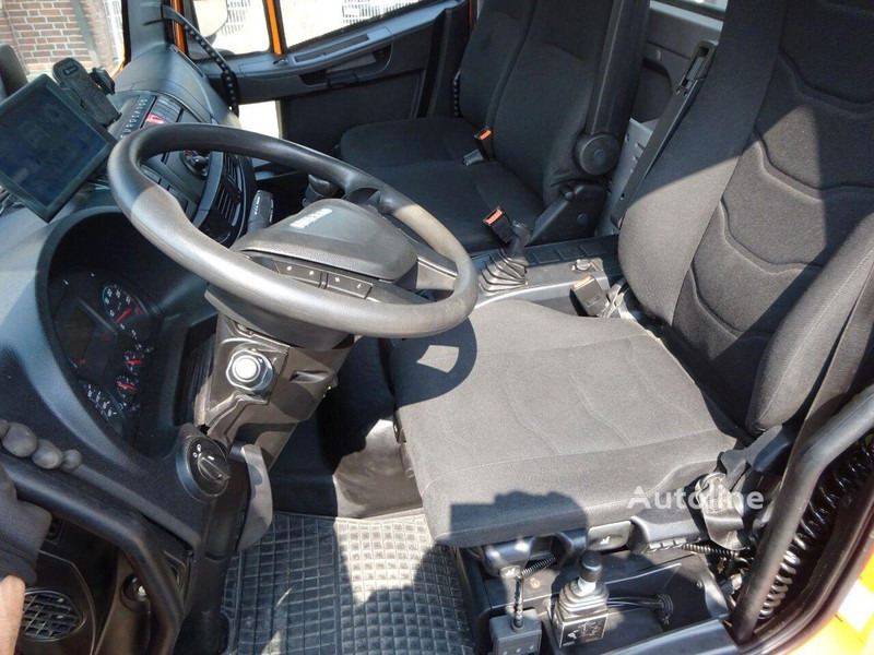 Tipper Iveco Eurocargo 120-210 - 3 way tipper truck: picture 18 Tipper Iveco Eurocargo 120-210 - 3 way tipper truck: picture 18