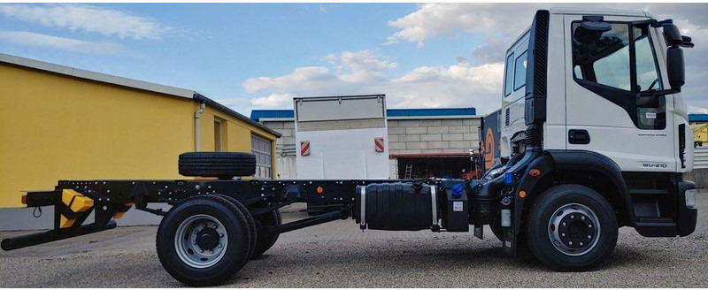 Iveco Eurocargo ML120E21 - Cab chassis truck: picture 5 Iveco Eurocargo ML120E21 - Cab chassis truck: picture 5
