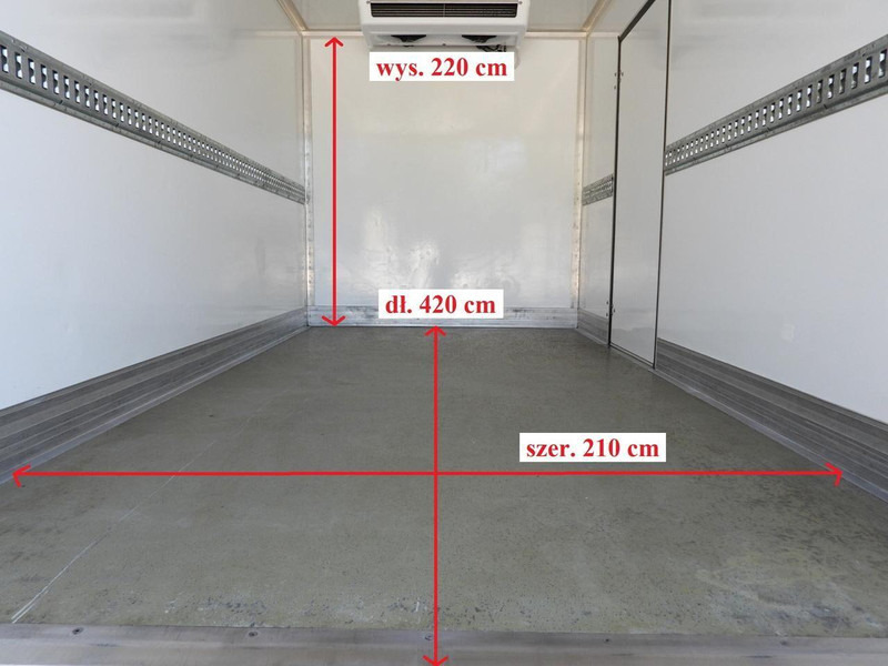 Refrigerated van MAN TGE 3.140 CHŁODNIA KONTENER -1*C 8 PALET FUNKCJA GRZANIA TEMPOMA: picture 12 Refrigerated van MAN TGE 3.140 CHŁODNIA KONTENER -1*C 8 PALET FUNKCJA GRZANIA TEMPOMA: picture 12