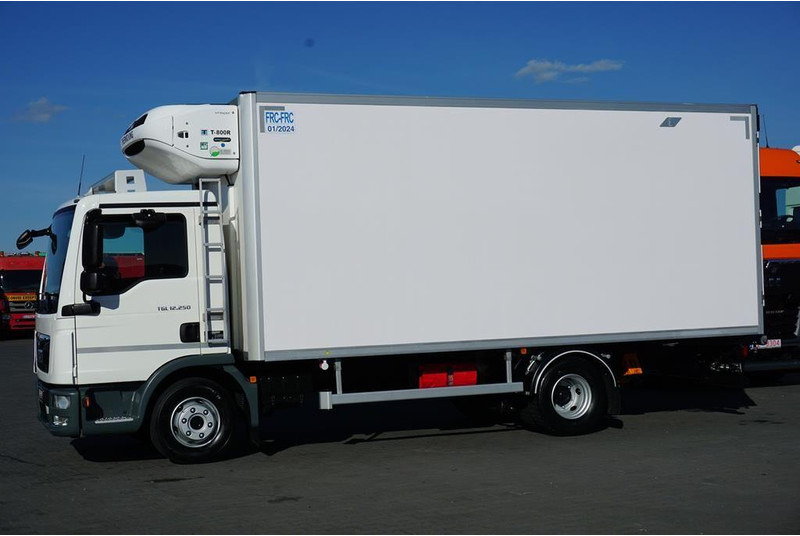 MAN TGL 12.250 / ACC / EURO 6 / CHŁODNIA / 2 KOMOROWA - Refrigerator truck: picture 3 MAN TGL 12.250 / ACC / EURO 6 / CHŁODNIA / 2 KOMOROWA - Refrigerator truck: picture 3