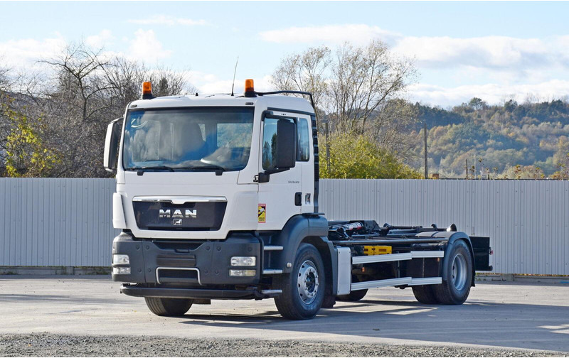 MAN TGS 18.320 Abrollkipper * Top Zustand! - Hook lift truck: picture 1 MAN TGS 18.320 Abrollkipper * Top Zustand! - Hook lift truck: picture 1