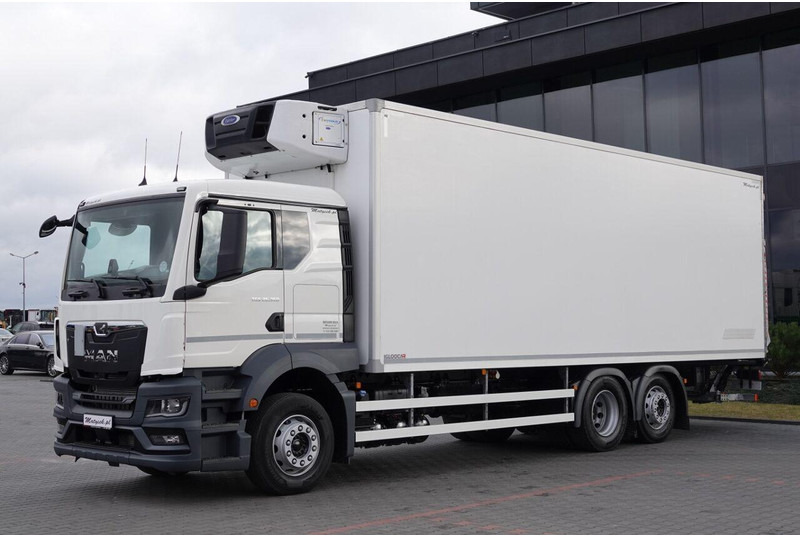 MAN TGS 26.360 / 6x2 / CHŁODNIA -8,2 M / AGREGAT CARRIER SUPRA 850 / - Refrigerator truck: picture 4 MAN TGS 26.360 / 6x2 / CHŁODNIA -8,2 M / AGREGAT CARRIER SUPRA 850 / - Refrigerator truck: picture 4