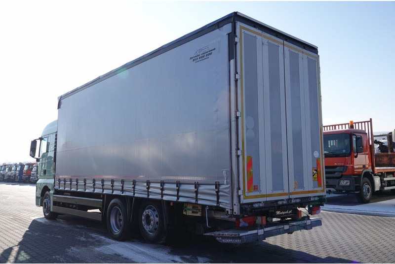 MAN TGX 26.440 / 6x2 / FIRANKA - 8,15 m / SOLÓWKA / WINDA ZAŁADOWCZA - Curtainsider truck: picture 4 MAN TGX 26.440 / 6x2 / FIRANKA - 8,15 m / SOLÓWKA / WINDA ZAŁADOWCZA - Curtainsider truck: picture 4