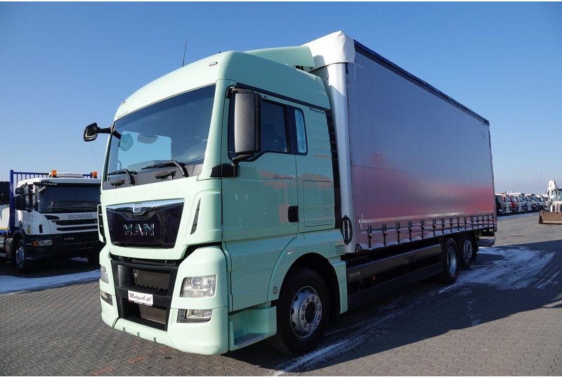 MAN TGX 26.440 / 6x2 / FIRANKA - 8,15 m / SOLÓWKA / WINDA ZAŁADOWCZA - Curtainsider truck: picture 3 MAN TGX 26.440 / 6x2 / FIRANKA - 8,15 m / SOLÓWKA / WINDA ZAŁADOWCZA - Curtainsider truck: picture 3