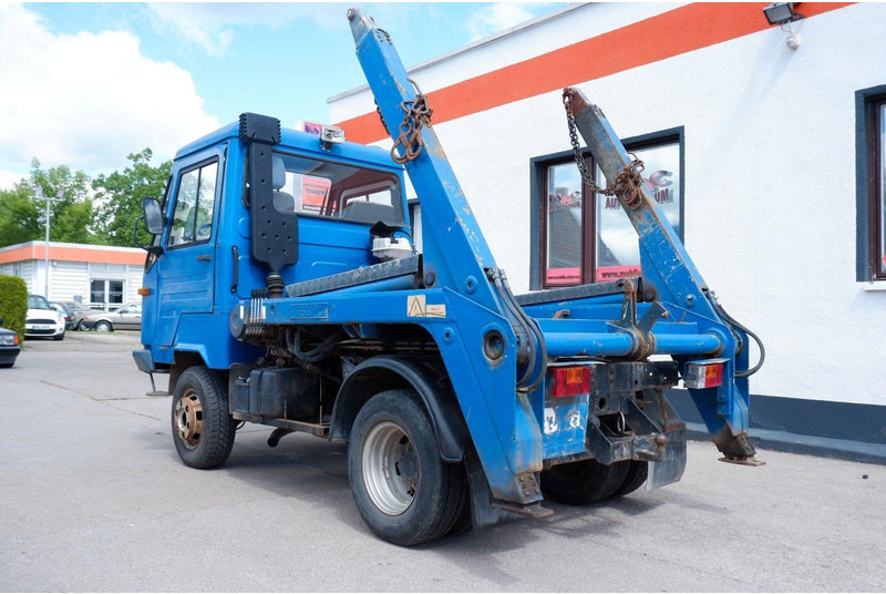 MULTICAR Champion 4x4 - Skip loader - Skip loader truck: picture 3 MULTICAR Champion 4x4 - Skip loader - Skip loader truck: picture 3
