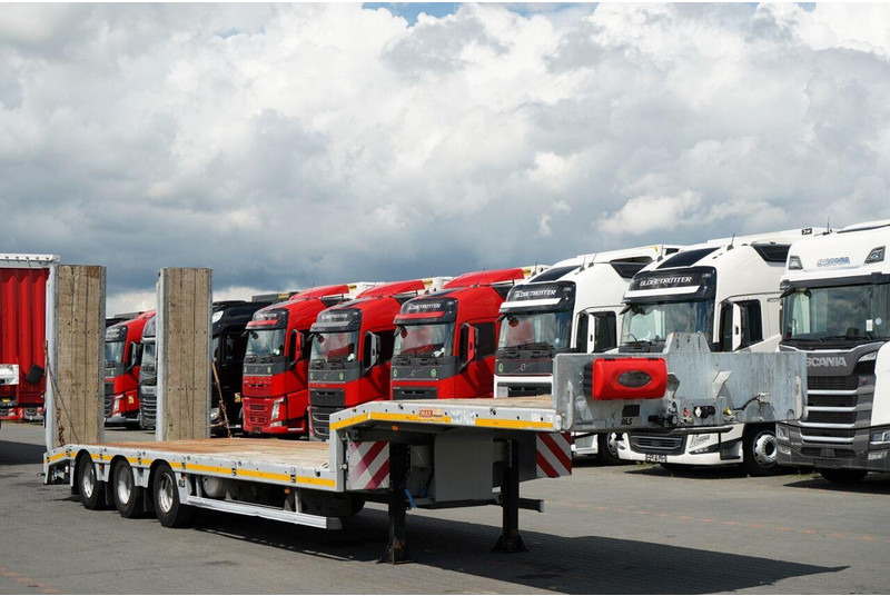 Max Trailer NACZEPA LAWETA / NISKOPODWOZIOWA / 12,35 M / NAJAZDY HYDRAULICZN - Low loader semi-trailer: picture 1 Max Trailer NACZEPA LAWETA / NISKOPODWOZIOWA / 12,35 M / NAJAZDY HYDRAULICZN - Low loader semi-trailer: picture 1