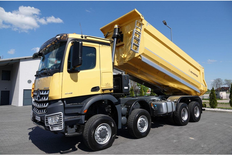 Mercedes-Benz AROCS 4145 / 8x8 / WYWROTKA TYLNOZSYPOWA / KH KIPPER / EURO 6 - Tipper: picture 2 Mercedes-Benz AROCS 4145 / 8x8 / WYWROTKA TYLNOZSYPOWA / KH KIPPER / EURO 6 - Tipper: picture 2