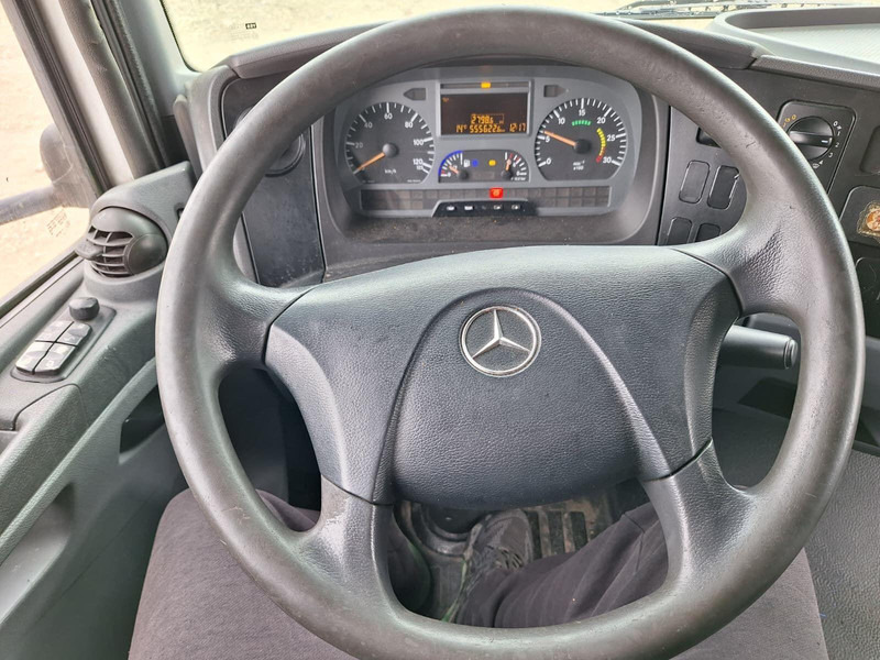 Refrigerator truck Mercedes-Benz Atego 1218 - Carrier Supra frigo + DHollandia 1500 kg LBW: picture 11 Refrigerator truck Mercedes-Benz Atego 1218 - Carrier Supra frigo + DHollandia 1500 kg LBW: picture 11