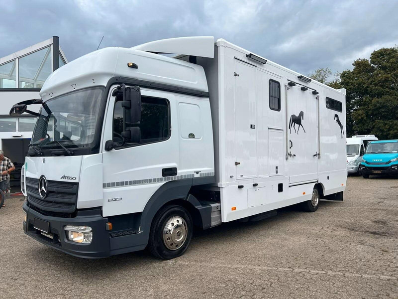 Mercedes-Benz Atego 823 - Horse transporter - Horse truck: picture 1 Mercedes-Benz Atego 823 - Horse transporter - Horse truck: picture 1