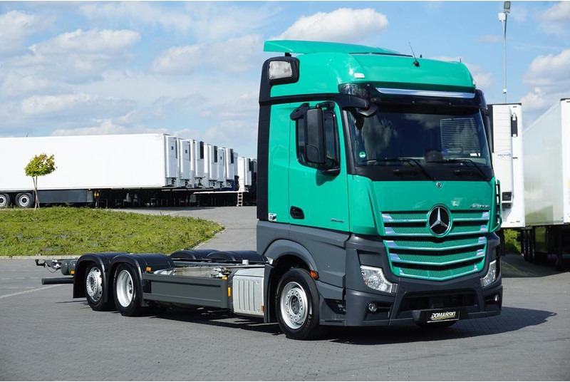 Mercedes-Benz  - Cab chassis truck: picture 1 Mercedes-Benz  - Cab chassis truck: picture 1