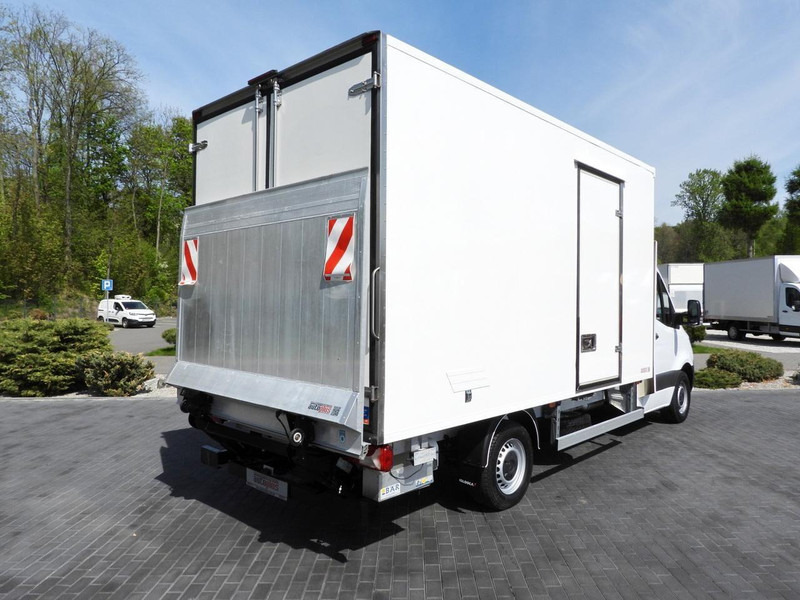 Mercedes-Benz SPRINTER 316 CHŁODNIA KONTENER 0*C WINDA 8 PALET TEMPOMAT PNEUMA - Refrigerator truck: picture 3 Mercedes-Benz SPRINTER 316 CHŁODNIA KONTENER 0*C WINDA 8 PALET TEMPOMAT PNEUMA - Refrigerator truck: picture 3