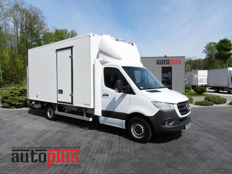 Mercedes-Benz SPRINTER 316 CHŁODNIA KONTENER 0*C WINDA 8 PALET TEMPOMAT PNEUMA - Refrigerator truck: picture 1 Mercedes-Benz SPRINTER 316 CHŁODNIA KONTENER 0*C WINDA 8 PALET TEMPOMAT PNEUMA - Refrigerator truck: picture 1
