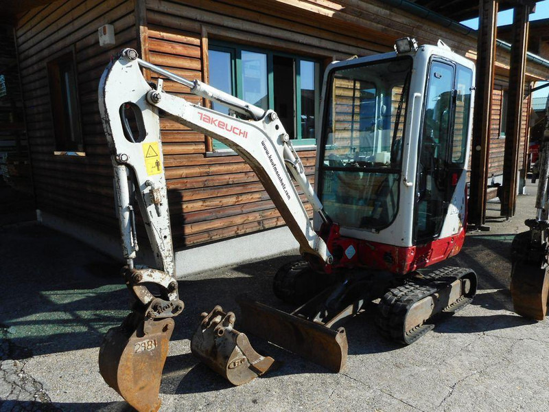 Takeuchi TB 216 Mini lánctalpas forgó-kotró - Crawler excavator: picture 5 Takeuchi TB 216 Mini lánctalpas forgó-kotró - Crawler excavator: picture 5