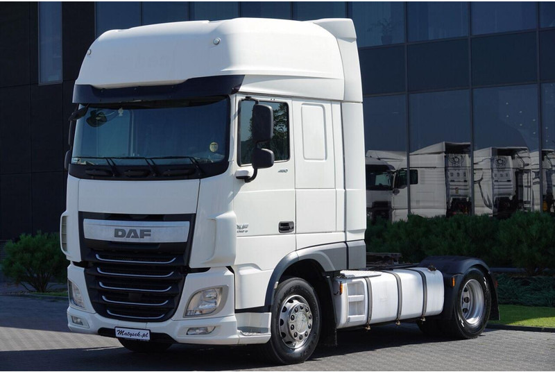 DAF XF 460 / MANUAL / STANDARD / SUPER SPACE CAB / EURO 6 - Tractor unit: picture 3 DAF XF 460 / MANUAL / STANDARD / SUPER SPACE CAB / EURO 6 - Tractor unit: picture 3