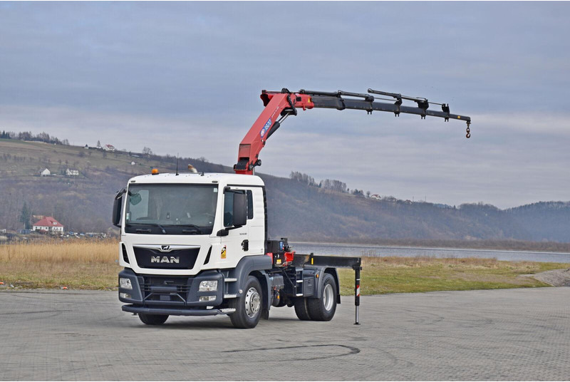 MAN TGS 18.500 Sattelzugmaschine + HMF 1820 /FUNK - Tractor unit: picture 2 MAN TGS 18.500 Sattelzugmaschine + HMF 1820 /FUNK - Tractor unit: picture 2