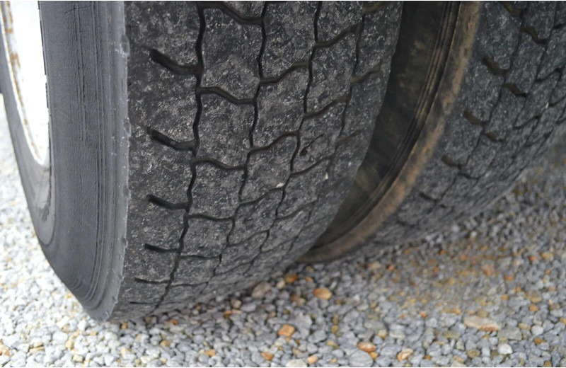 Dropside/ Flatbed truck, Crane truck Volvo FE 18.320 FLATBED CRANE: picture 6 Dropside/ Flatbed truck, Crane truck Volvo FE 18.320 FLATBED CRANE: picture 6