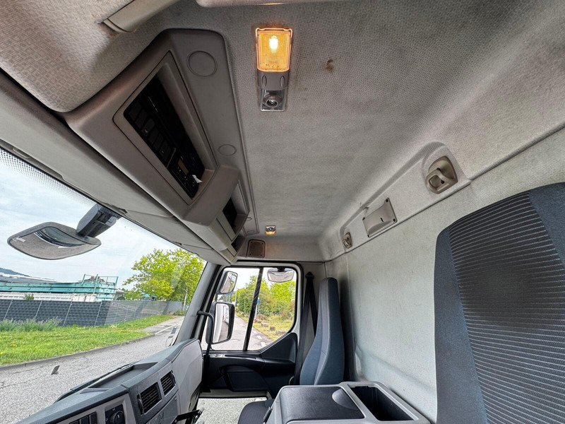 Refrigerator truck Volvo FE 260: picture 18