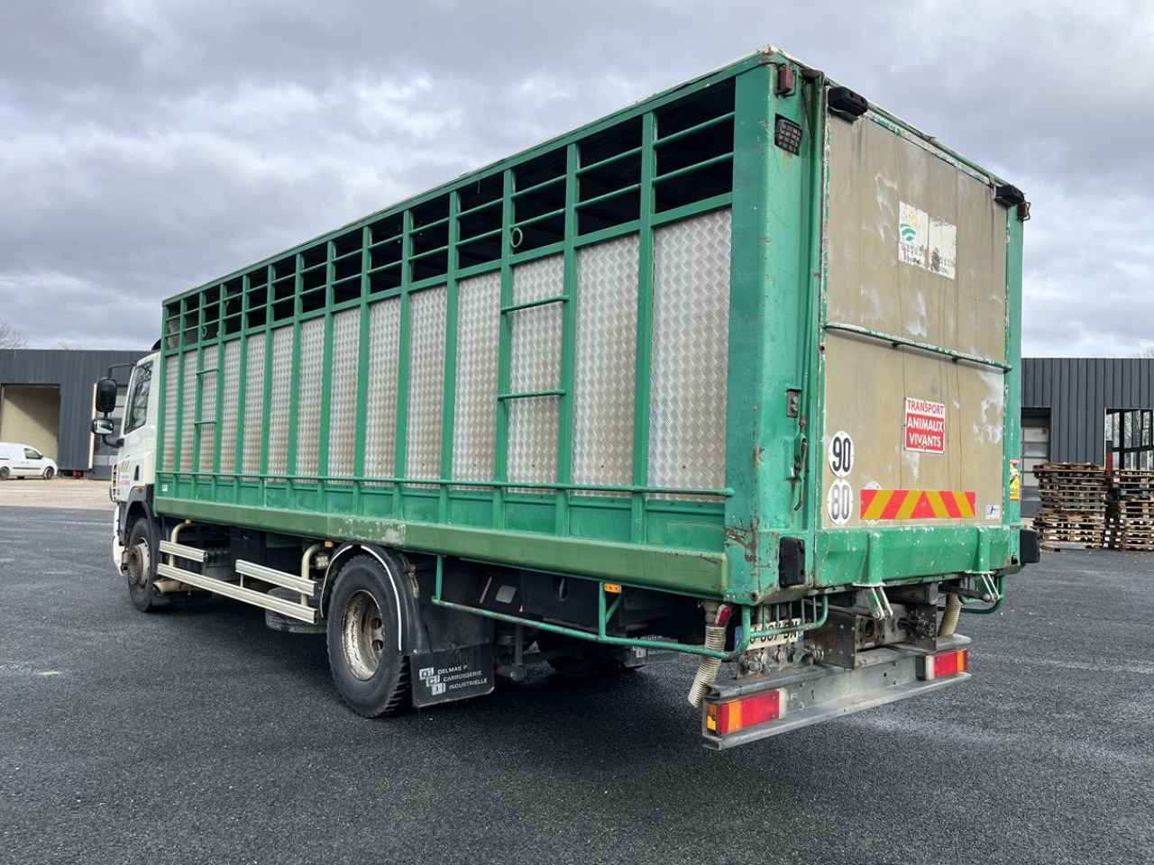 DAF CF410 - Horse truck: picture 4 DAF CF410 - Horse truck: picture 4