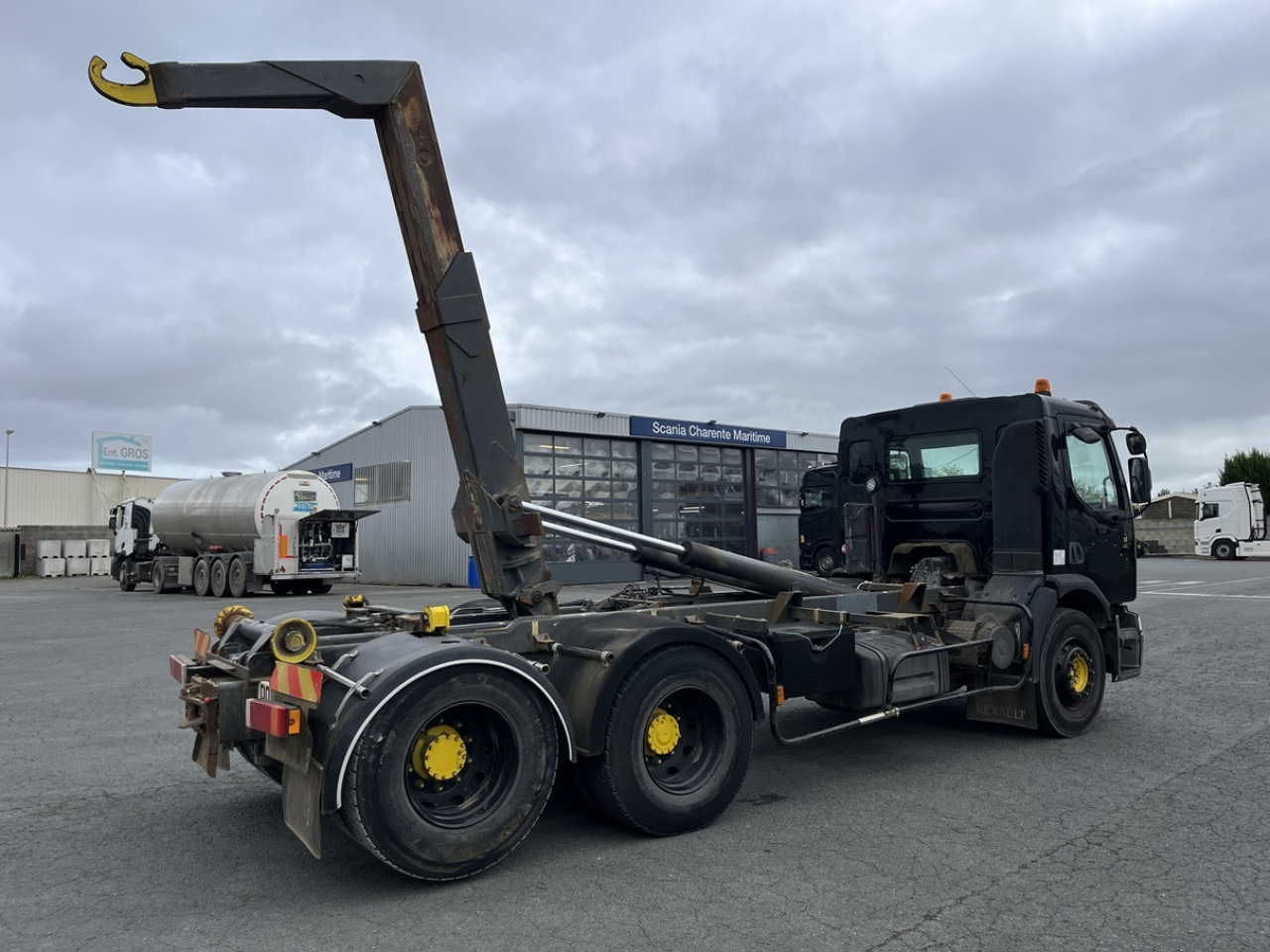 RENAULT PREMIUM 370 6X2 - Hook lift truck: picture 3 RENAULT PREMIUM 370 6X2 - Hook lift truck: picture 3