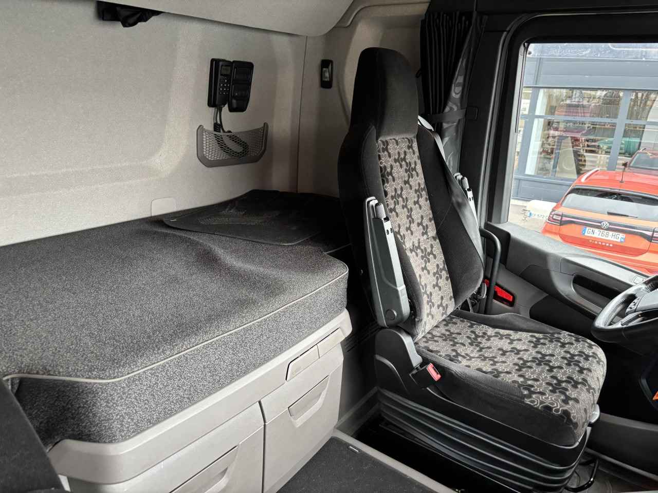 SCANIA R 500 A4x2NA - Tractor unit: picture 3 SCANIA R 500 A4x2NA - Tractor unit: picture 3