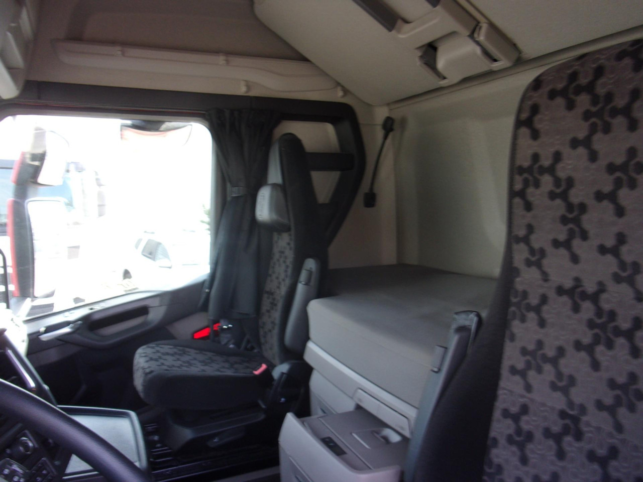 SCANIA R 500 A4x2NB - Tractor unit: picture 4 SCANIA R 500 A4x2NB - Tractor unit: picture 4
