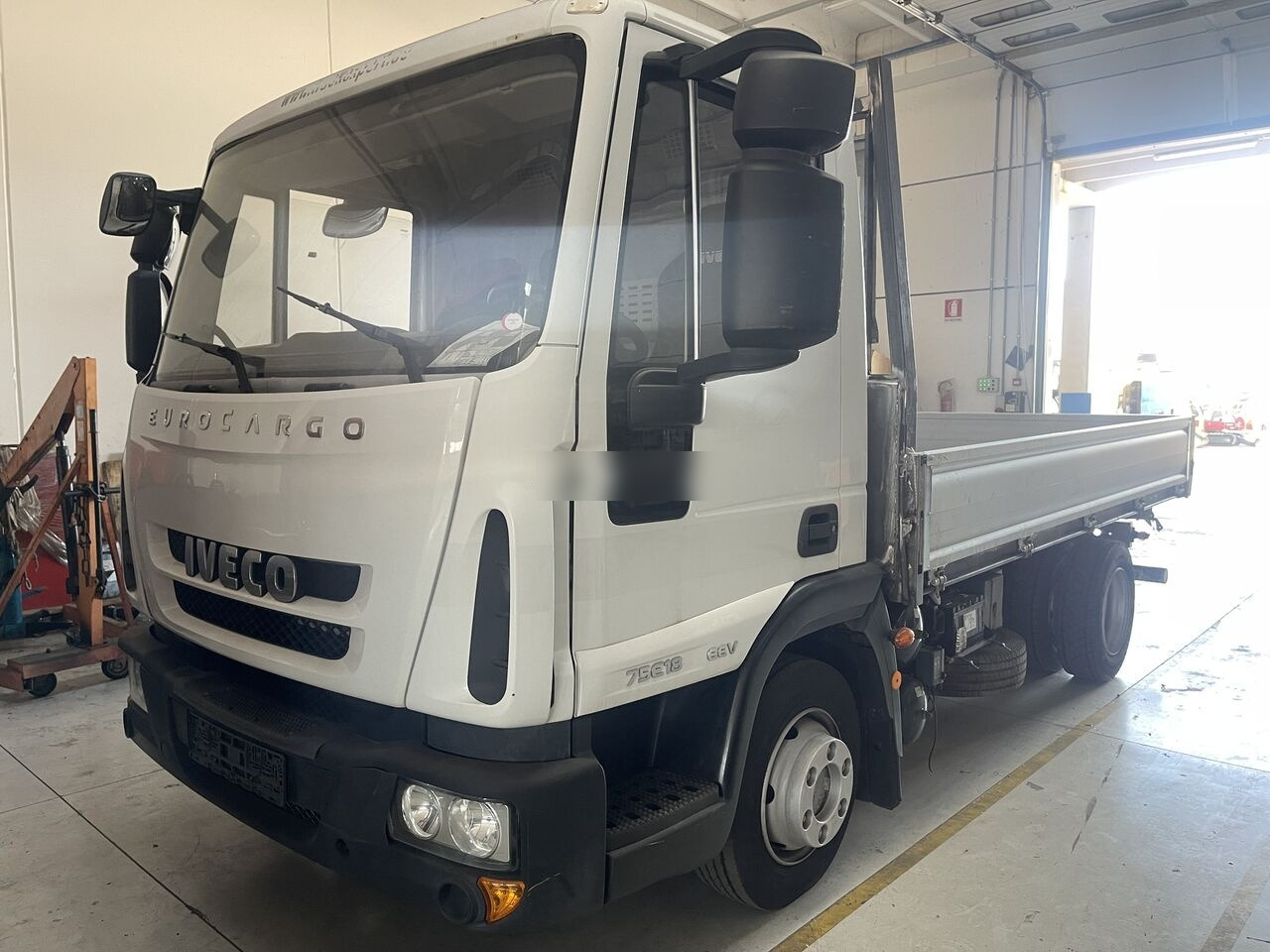 IVECO EuroCargo 75E18 - Tipper: picture 2 IVECO EuroCargo 75E18 - Tipper: picture 2