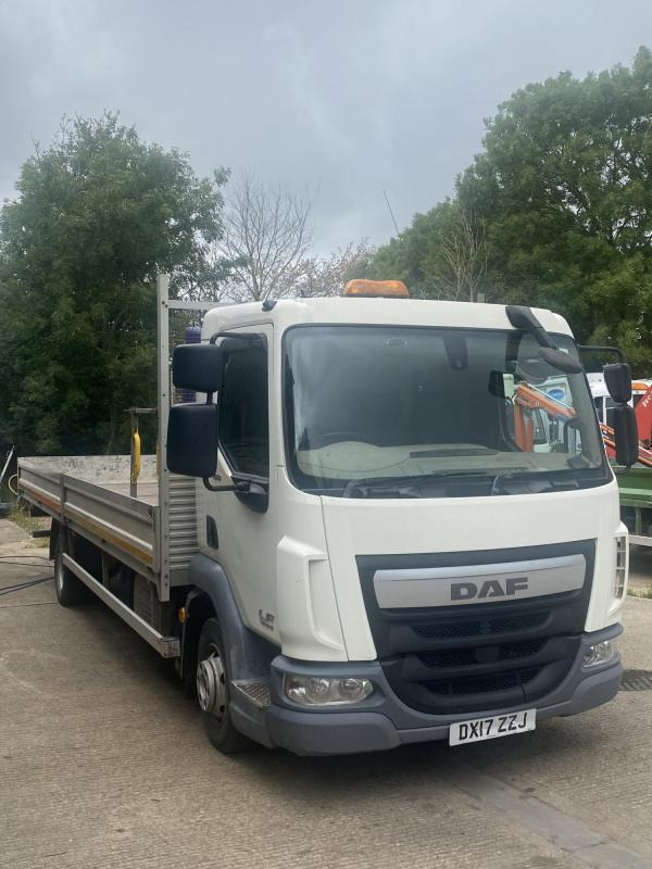 DAF LF45-150 Euro 6 - Dropside/ Flatbed truck: picture 1 DAF LF45-150 Euro 6 - Dropside/ Flatbed truck: picture 1