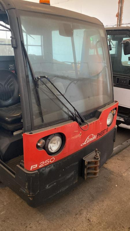 Linde Electric Tug P250 - Tow tractor: picture 1 Linde Electric Tug P250 - Tow tractor: picture 1