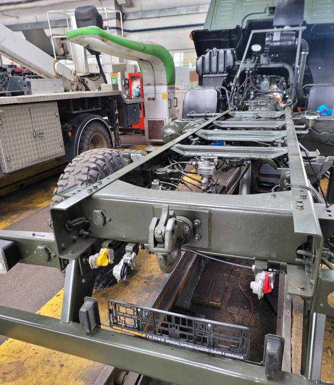 Cab chassis truck MAN 4x4 OFF ROAD CAMPER CHASSIS RAILY: picture 10 Cab chassis truck MAN 4x4 OFF ROAD CAMPER CHASSIS RAILY: picture 10