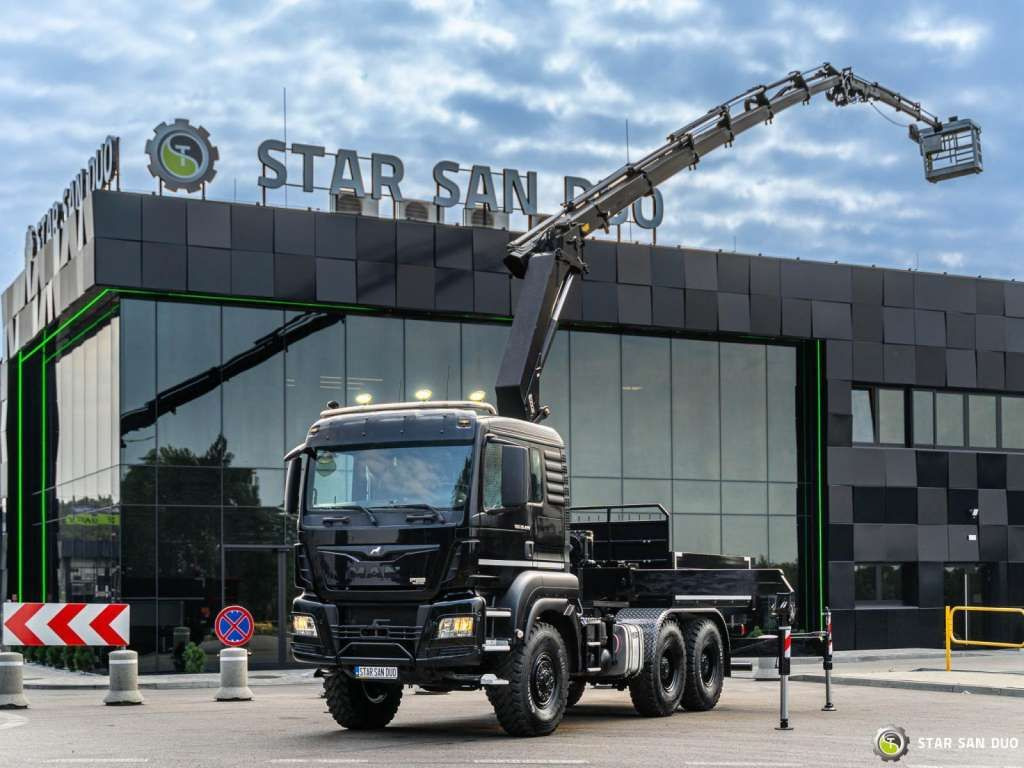 MAN TGS 26.420 6x6 HMF 3000 K6 Fly Jib Crane Basket - Crane truck: picture 1 MAN TGS 26.420 6x6 HMF 3000 K6 Fly Jib Crane Basket - Crane truck: picture 1