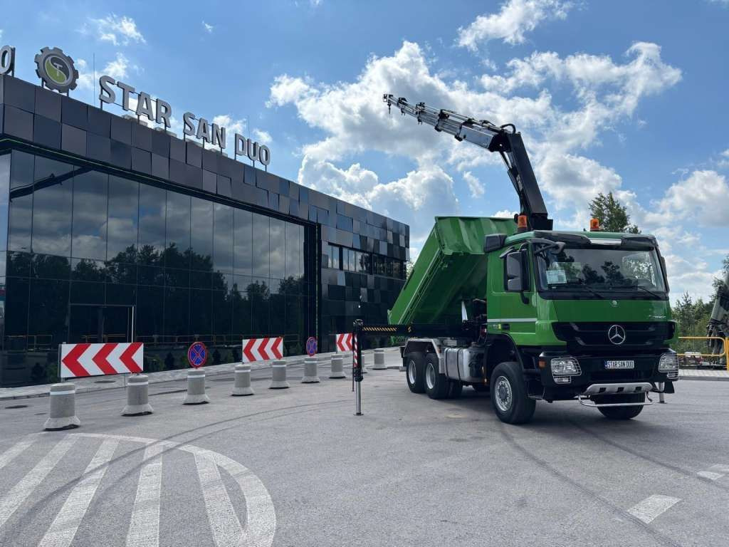 Crane truck Mercedes-Benz  ACTROS 3346 6x6 HIAB 244EP-4 Crane Kipper: picture 11