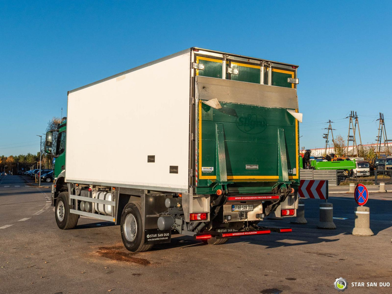 Cab chassis truck : picture 8