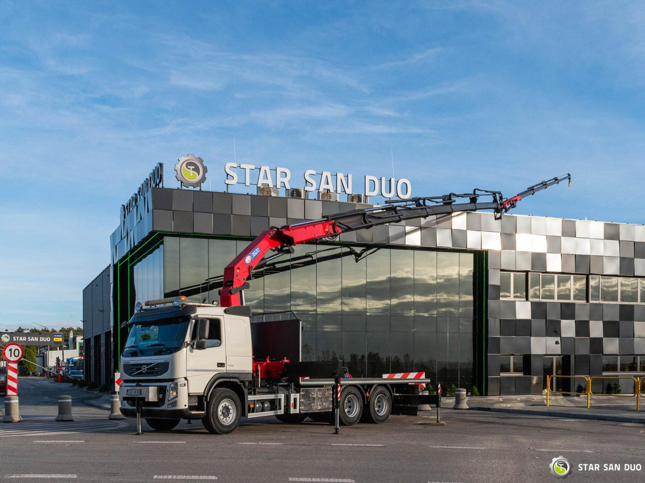 - Crane truck: picture 5 - Crane truck: picture 5