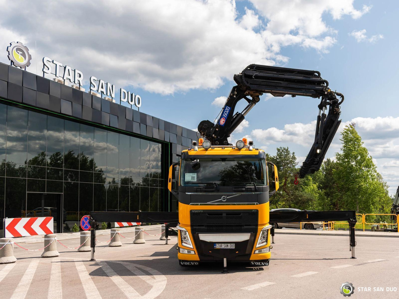 - Crane truck: picture 3 - Crane truck: picture 3