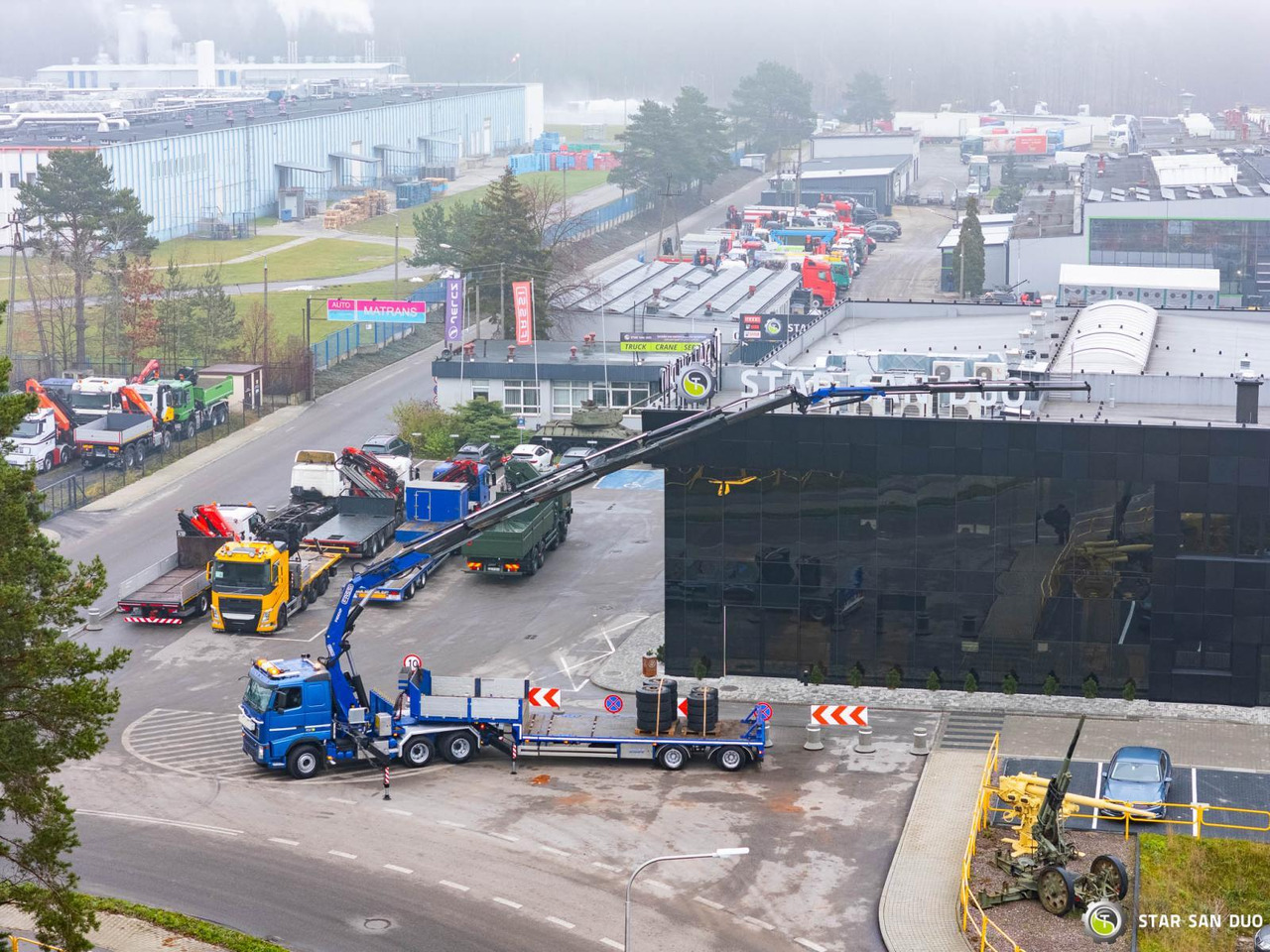 - Crane truck: picture 4 - Crane truck: picture 4