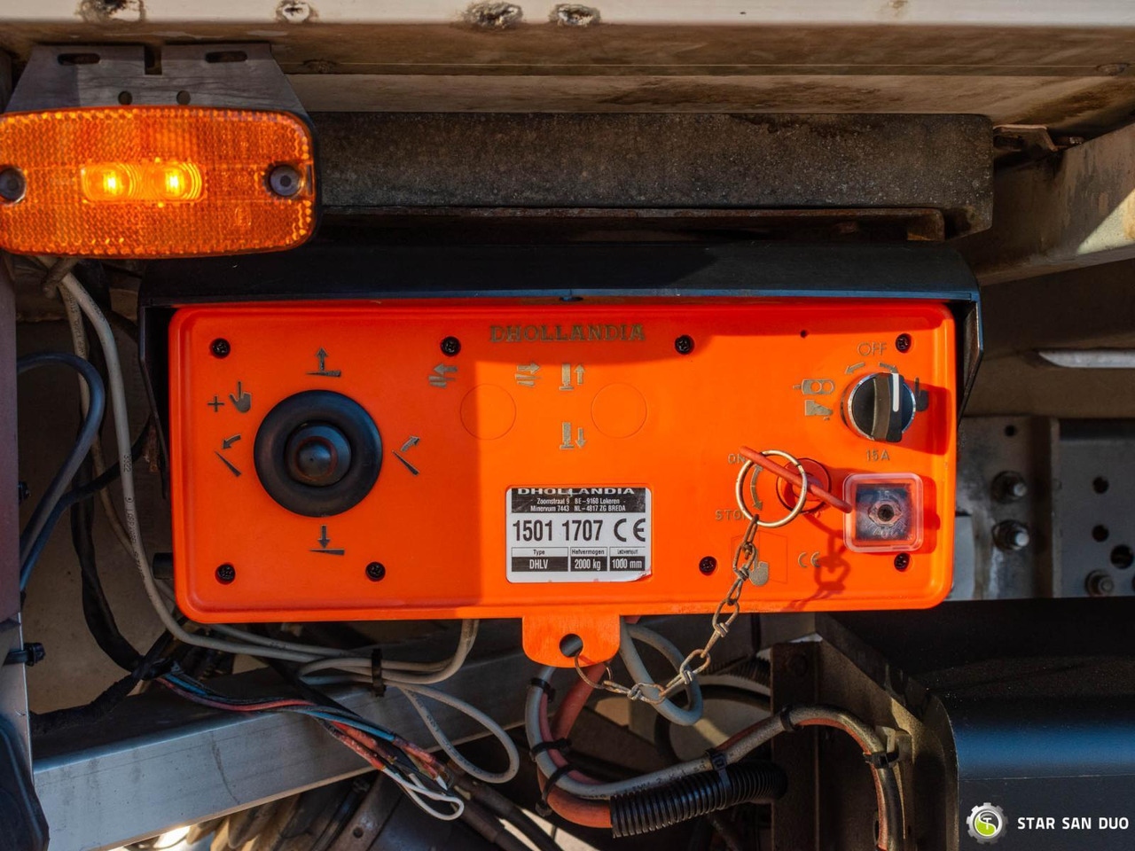 Cab chassis truck : picture 24