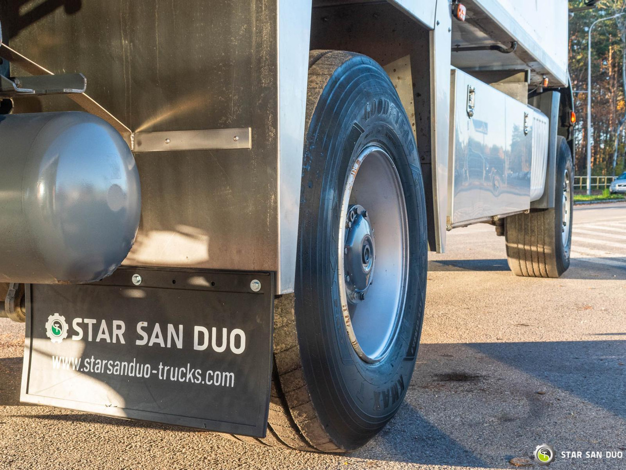 Cab chassis truck : picture 23