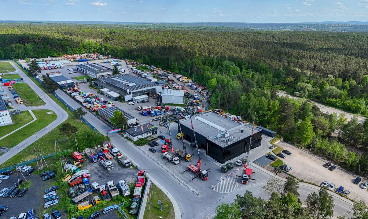 Cab chassis truck : picture 13