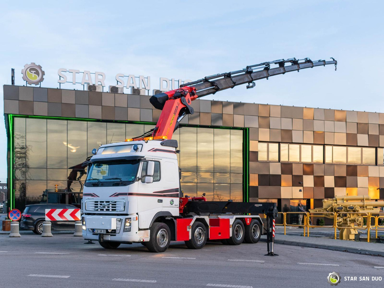 - Tractor unit: picture 1 - Tractor unit: picture 1