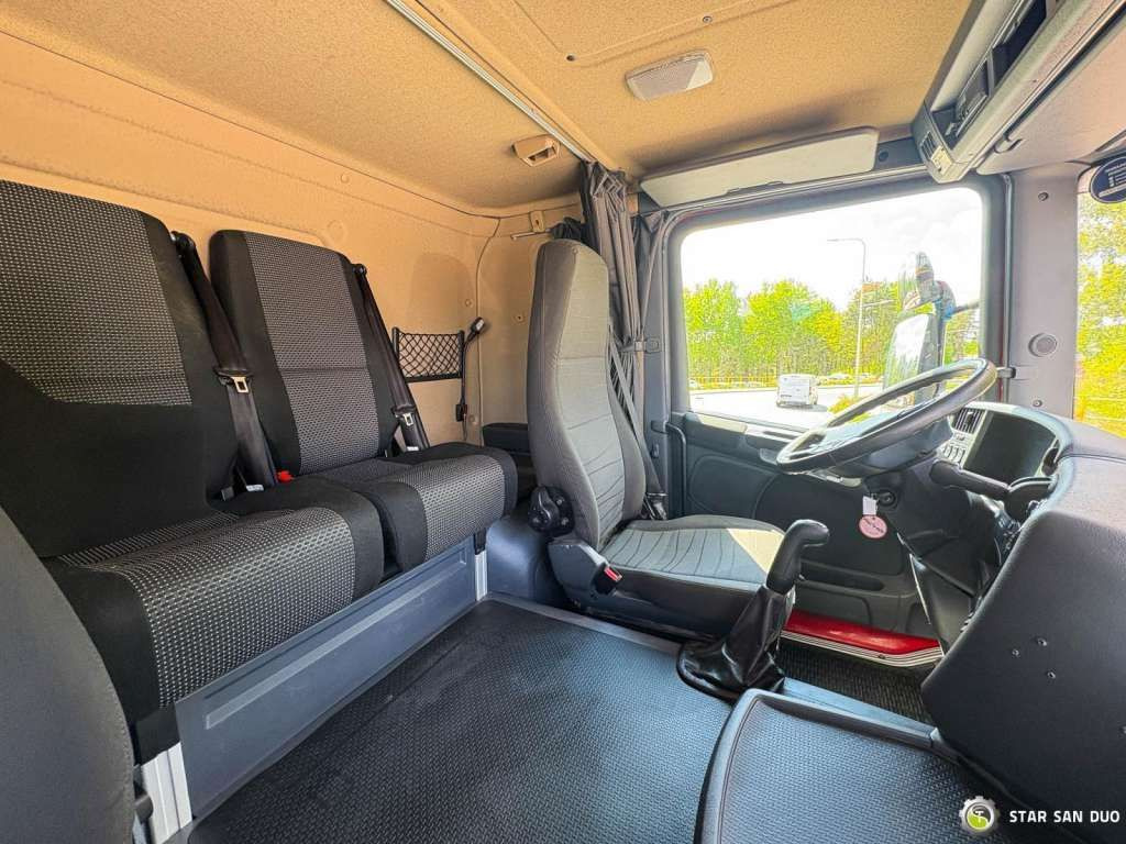 Scania  D 320 FIRE BRIGADE Tank 12,000 Litres - Truck: picture 4 Scania  D 320 FIRE BRIGADE Tank 12,000 Litres - Truck: picture 4