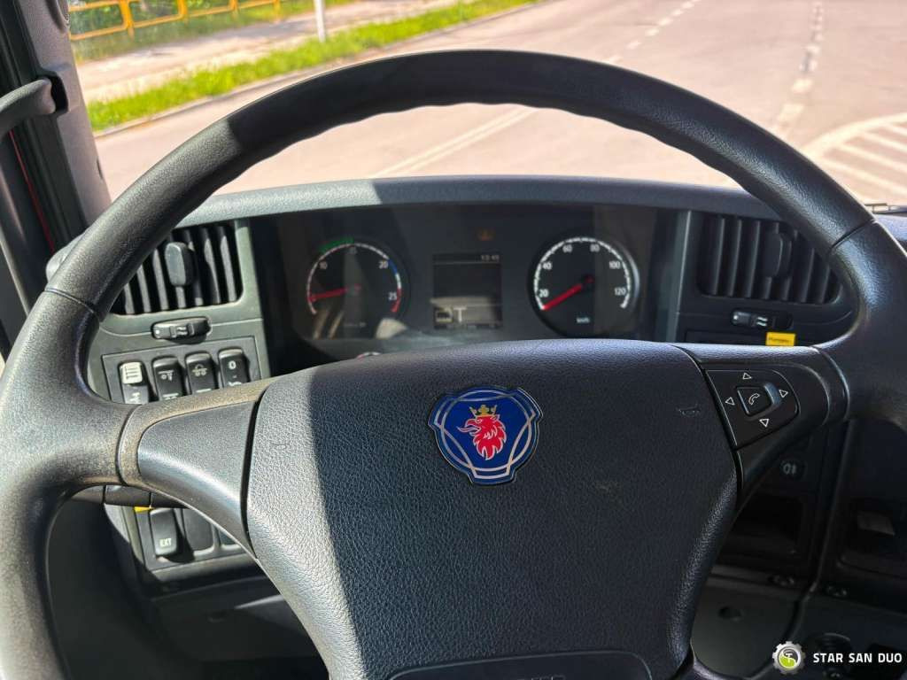 Scania  D 320 FIRE BRIGADE Tank 12,000 Litres - Truck: picture 5 Scania  D 320 FIRE BRIGADE Tank 12,000 Litres - Truck: picture 5