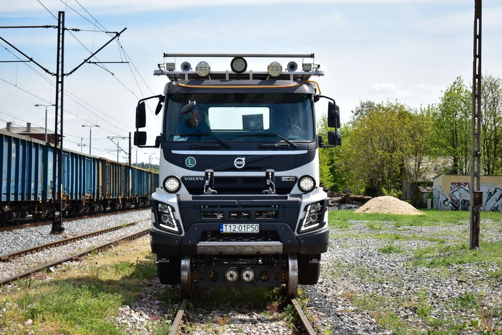 Container transporter/ Swap body truck, Crane truck Volvo NEW FMX 8x4 RAIL ROAD SCHIENEN TWO WAY: picture 8