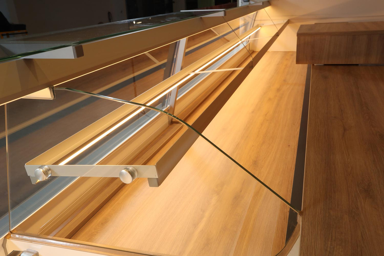 Verkaufsanhänger BORCO HÖHNS - Vending trailer: picture 3 Verkaufsanhänger BORCO HÖHNS - Vending trailer: picture 3