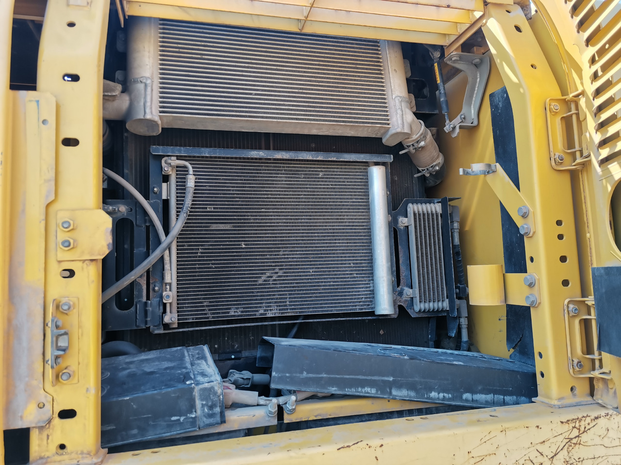 Excavator KOMATSU PC240: picture 16