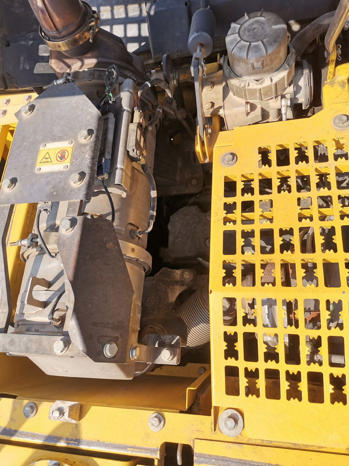 Excavator KOMATSU PC240: picture 13