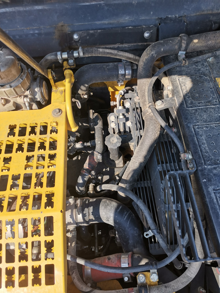 Excavator KOMATSU PC240: picture 12
