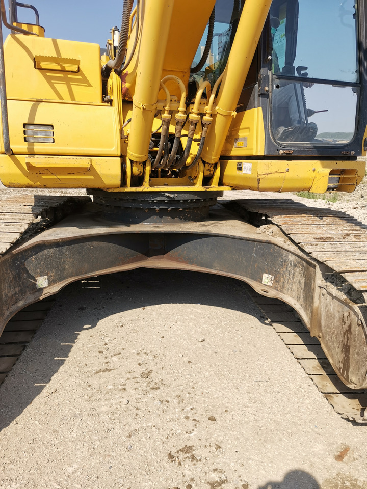 Excavator KOMATSU PC240: picture 9